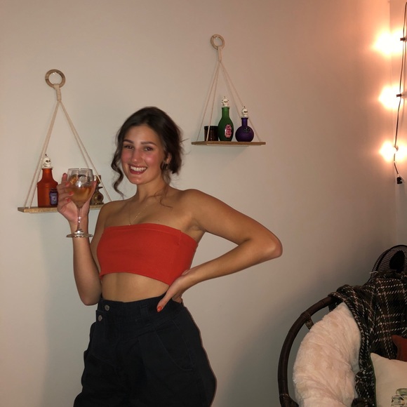 Meet your Posher, Emily - Picture 1 of 1